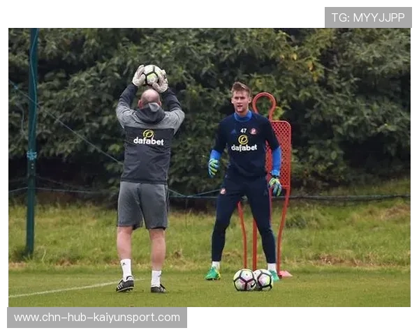 中国足球守门员训练与心理压力管理技巧，足球守门员训练视频教程