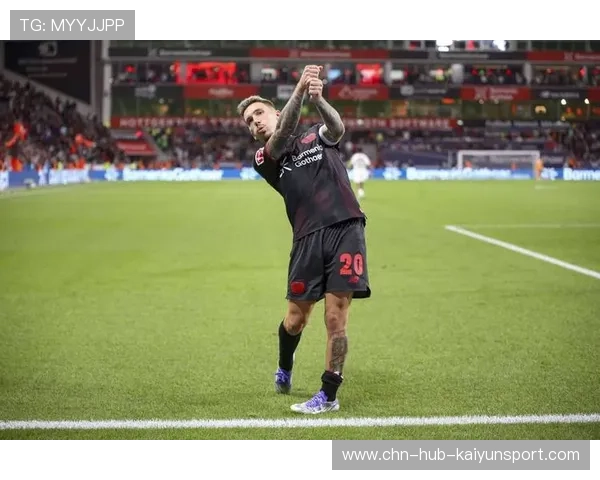 德甲任意球神射手格里马尔多单场两次破门创历史，格里马尔多 西班牙