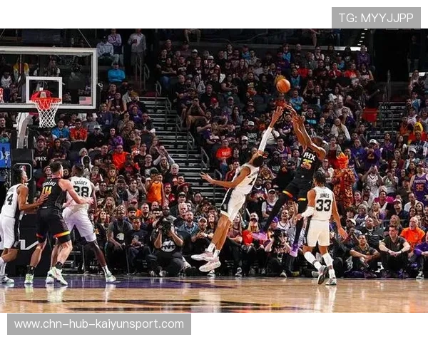 文班隔扣杜兰特！马刺完爆火箭，这一战我不得不承认5个事实，马刺鲍文垫脚卡特